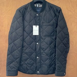 Mens lightweight puffer jacket.